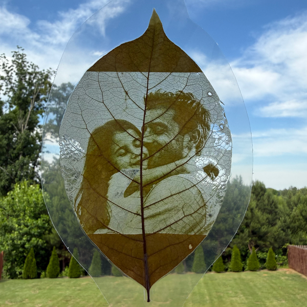 Custom Photo Engraved on the Leaf